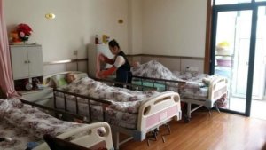 百达敬老院